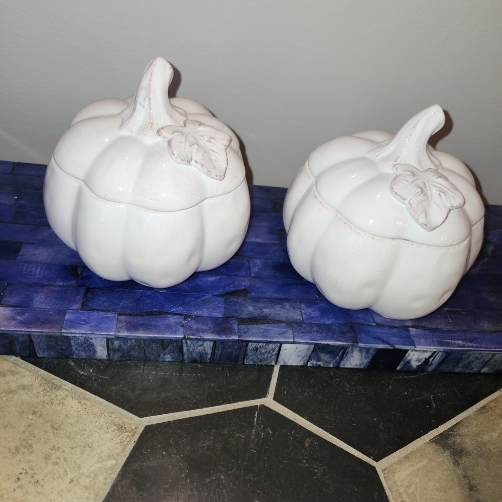Pier 1 White Ceramic Pumpkin Mini casserole set Of Four